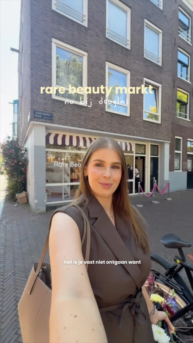 Een markt met alleen maar make-up?! 😍 Dankjewel @douglasnederland en @rarebeauty voor de uitnodiging 💕 #uitgenodigd